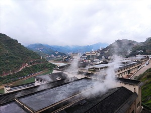 酱酒热下的第一酒镇茅台镇：多家酒企近年扭亏大赚   扩产潮起、资本纷纷入局