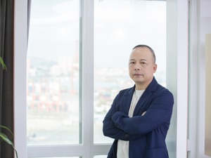 每经专访弘信电子董事长李强：企业要掌握核心技术，不做顶着高科技光环的代工厂