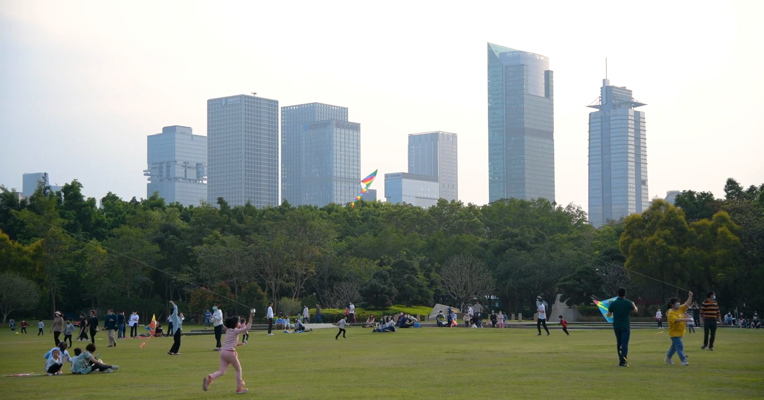 视频丨“打工人”福音来啦！深圳推行强制休假制度