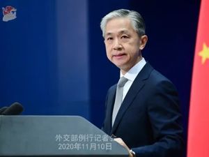 美方宣布制裁4名内地及香港官员、巴西暂停中国疫苗实验…外交部都回应了