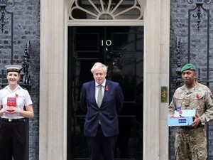 首相鲍里斯再度开始自我隔离 英国能扛住“二次封锁”吗？