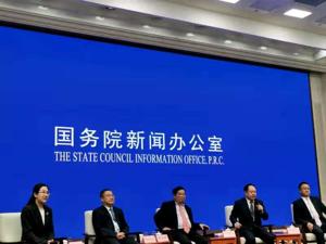 企业帮扶下，30个村入学、就医全免费，中国民间商会副会长史贵禄回应每经记者：先富帮后富是民企的责任