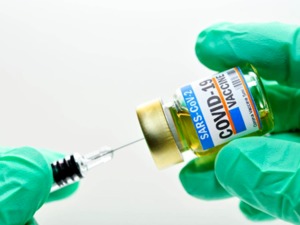 辉瑞新冠疫苗出问题了！4名志愿者接种后面瘫，还有人出现头痛、发烧、关节疼痛...