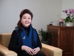 医美企业如何平衡“快与慢”？“堪比茅台的毛利率”怎样解读？揭秘爱美客董事长的“美丽生意经”