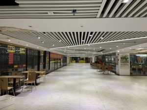 *ST天润拟7000万买美食广场租金收益权 记者实探：有商家称生意惨淡 