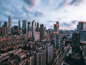 “租房即落户”，特大城市抢人的下一步？