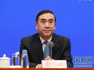 最新！中国男女平均身高数据权威公布，5年时间又长高了，平均体重这个数…
