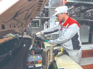 混动技术之战：自主抵达战场 日系品牌守阵