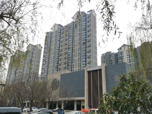 变卖8亿西安资产，人人乐“瘦身”背后……