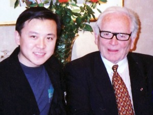 中国友人缅怀皮尔·卡丹：他不仅是国际设计大师还是成功的文化商人