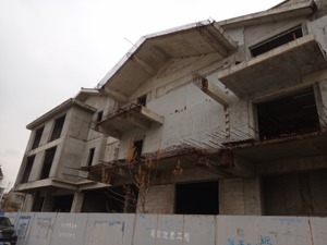 实探丨海航投资8.26亿关联交易迷局：原租户租期未到何以起租？房屋财产保全会否影响运营？