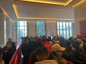 上海楼市“虚火”真相：“马甲”参与摇号 中介房东联手“做价” 