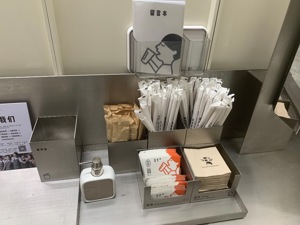 “纸盒味”奶茶横空出世？限塑令后可降解材料火了 纸吸管却被骂上热搜