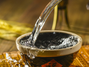 酒企也非“摇钱树”，青青稞酒去年预亏超1亿再遭华实投资减持！