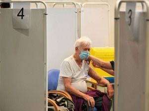 英国新冠疫苗“实操”数据：2针有效率88%  美FDA敦促针对变种病毒改良疫苗