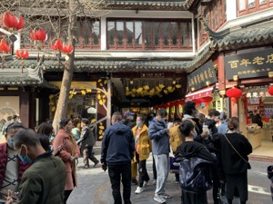 一线商业地产调查 | 上海商业地产“冬去春来”，新老地标“蜕壳”谋新路