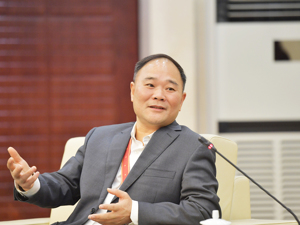 李书福两会议案出炉：建议修订电动车铁路运输行业标准，呼吁解决货车电动化法规障碍