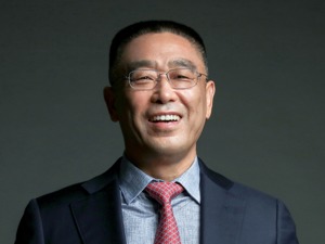 全国人大代表、蓝光控股集团董事局主席杨铿：补齐偏远乡村学前教育短板，助推乡村振兴