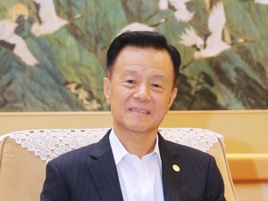 全国政协常委、世茂集团董事局主席许荣茂：借“双循环”东风，助推粤港澳大湾区高质量发展