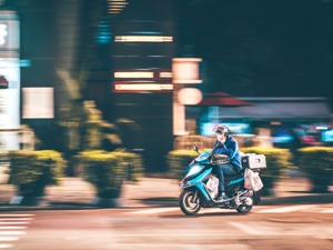如何解决平台就业人员社保问题？郑秉文这么说……
