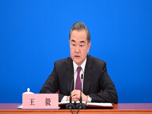两会现场 | 外交部长王毅妙语连珠：中西方“万物并育而不相害”
