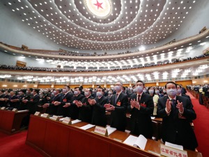 政府工作报告拟作81处修改