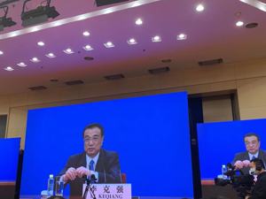 记者现场手记 | 民生在勤，勤则不匮——总理记者会传递“强音”