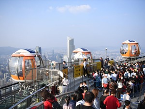 调节收入分配格局 有助于提升国内消费倾向 全国政协委员王煜与苏剑、管清友两位专家“面对面”探讨促消费
