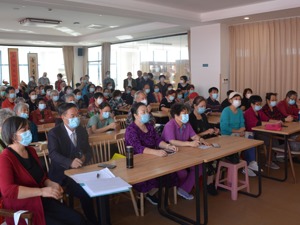 延迟退休原则公布 包括小步调整、弹性实施等 专家：小步调整表明不会“一步到位”，而是每年延迟几月或每几月延迟1月