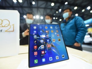 智能手机市场回暖 新技术比拼，已成为“争霸赛”主旋律