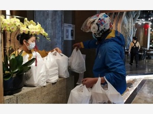 69737亿元！1~2月社会消费品零售总额创下同期历史新高，固投同比增长35.0%