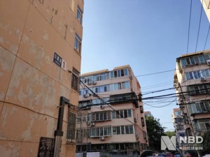 北京学区房故事：好房源要“秒杀”、房东坐地加价40万、半夜谈价签合同