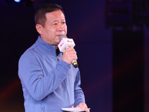 特步国际董事会主席丁水波：线上消费趋势不可逆，鞋服品牌电商化将加快