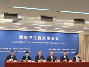 国家卫健委：两证齐全医养结合机构床位数达158.5万张 超九成养老机构能提供医疗服务