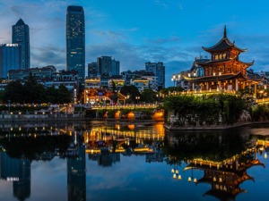 城市24小时 | 向特大城市发起冲击，又一个“强省会”来了