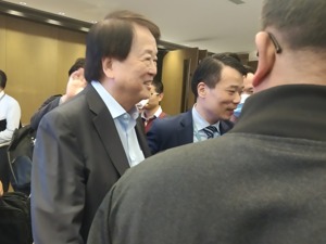 直击“油茅”金龙鱼股东大会：董事长直言“低毛利、量大等于高门槛”