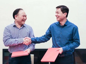 自动驾驶赛道火热，李彦宏、李书福再聚首  百度如何看待华为、小米造车？