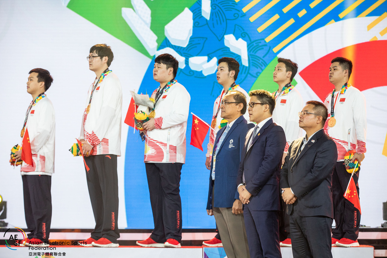 图集|亚运电竞首金诞生,中国团队勇夺亚运王者