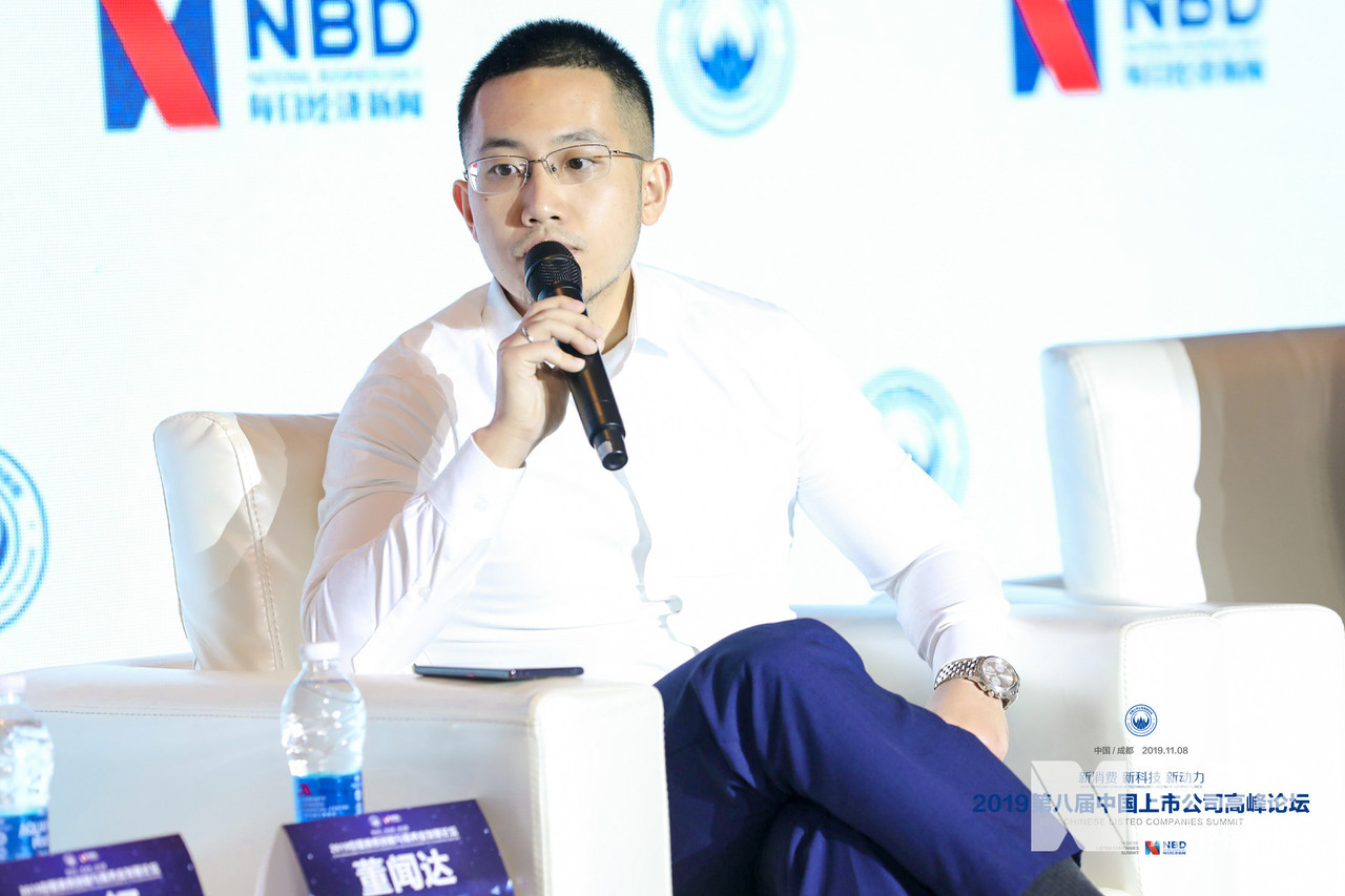 对于困扰鲍师傅的打假问题，鲍师傅公司董秘董闻达透露，公司在全国17个城市向法院起诉了两百多家冒牌门店，起诉的时间都是今年下半年。已有判决结果的涉及50多家，所有的判决都是鲍师傅胜诉。而在全国范围内，假鲍师傅店铺大概还有1000家。