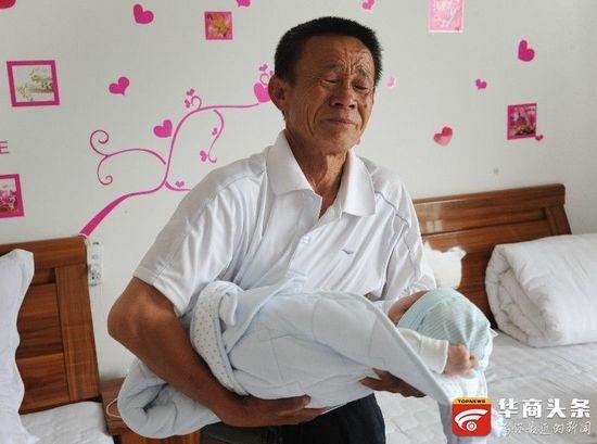 每经18点:别以为你是中国人就能完全看懂高考语文作文题
